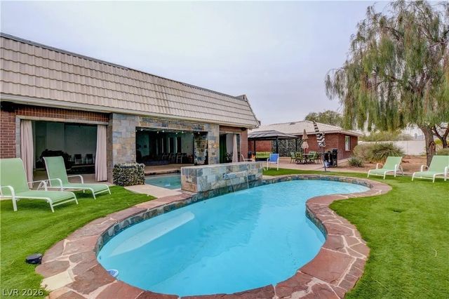 2720 East Quail Avenue, Las Vegas, NV 89120