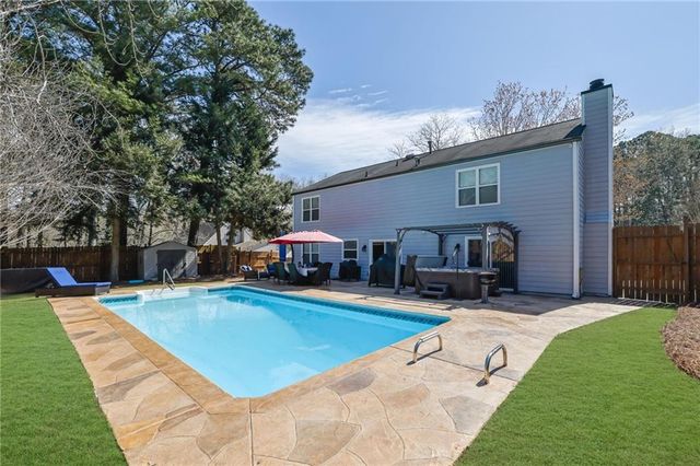 325 Ivy Mill Court, Roswell, GA 30076