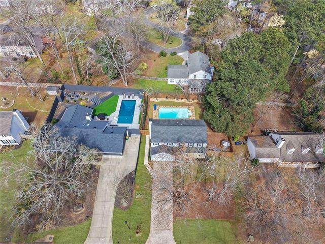 325 Ivy Mill Court, Roswell, GA 30076