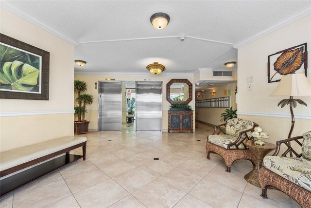 535 Oaks Drive 404, Pompano Beach, FL 33069