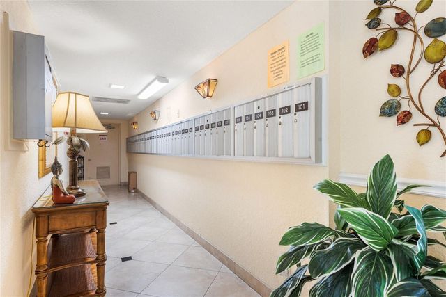 535 Oaks Drive 404, Pompano Beach, FL 33069