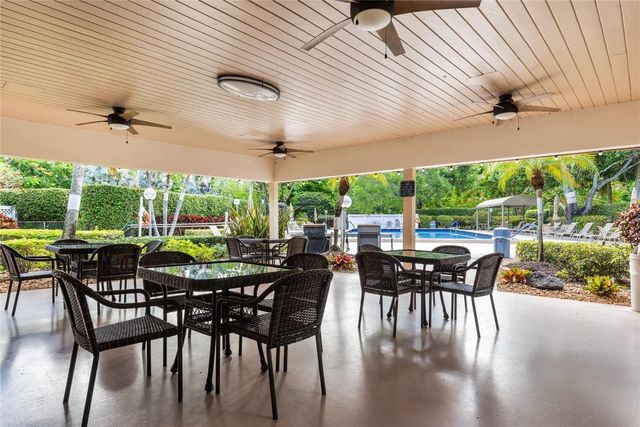 535 Oaks Drive 404, Pompano Beach, FL 33069