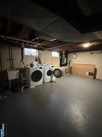 33 Malcolm Court, Tenafly, NJ 07670