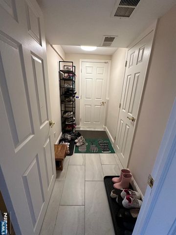 33 Malcolm Court, Tenafly, NJ 07670