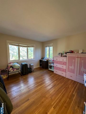 33 Malcolm Court, Tenafly, NJ 07670