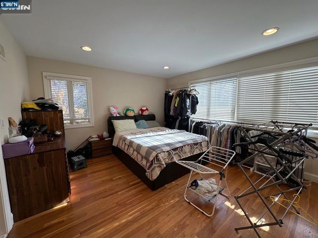 33 Malcolm Court, Tenafly, NJ 07670