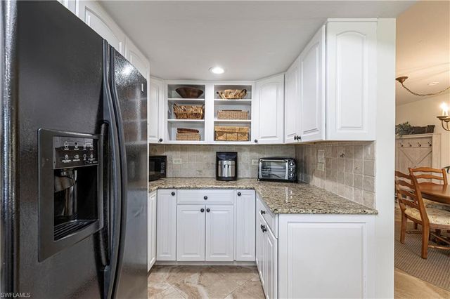 5950 Trailwinds DR 224, Fort Myers, FL 33907