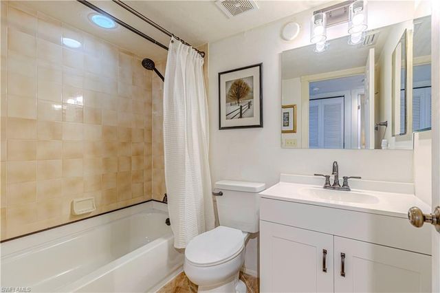 5950 Trailwinds DR 224, Fort Myers, FL 33907