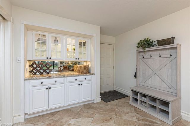 5950 Trailwinds DR 224, Fort Myers, FL 33907