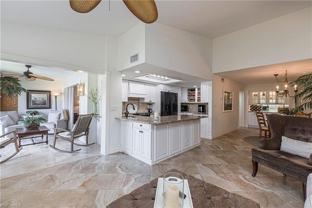 5950 Trailwinds DR 224, Fort Myers, FL 33907