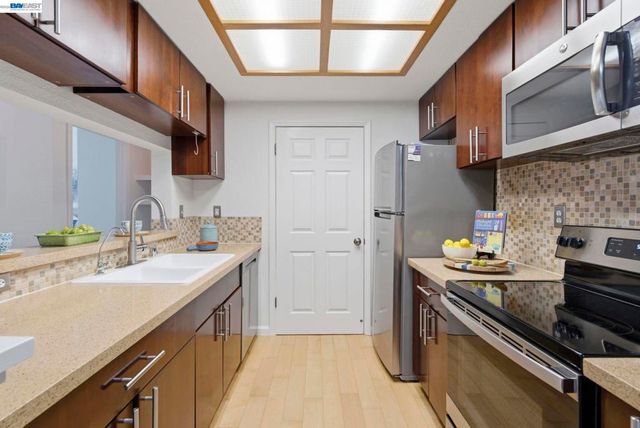 1792 Bevin Brook Dr, San Jose, CA 95112