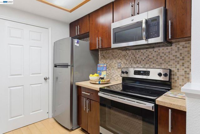1792 Bevin Brook Dr, San Jose, CA 95112