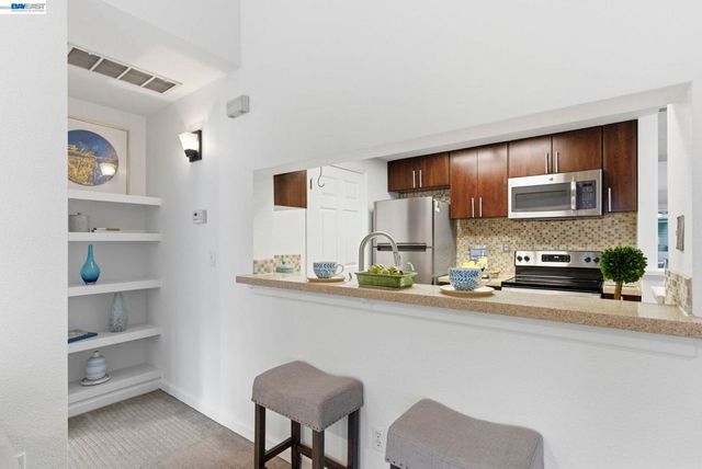 1792 Bevin Brook Dr, San Jose, CA 95112