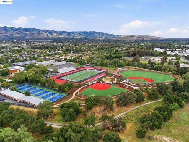 1792 Bevin Brook Dr, San Jose, CA 95112
