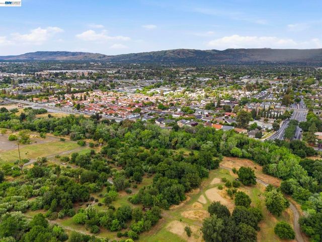 1792 Bevin Brook Dr, San Jose, CA 95112
