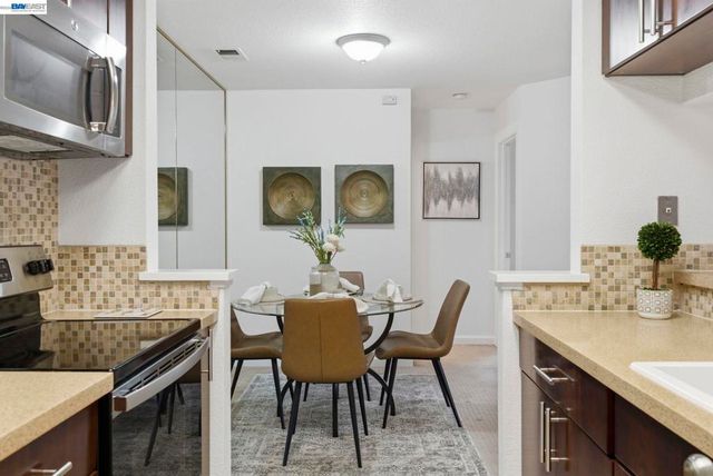 1792 Bevin Brook Dr, San Jose, CA 95112