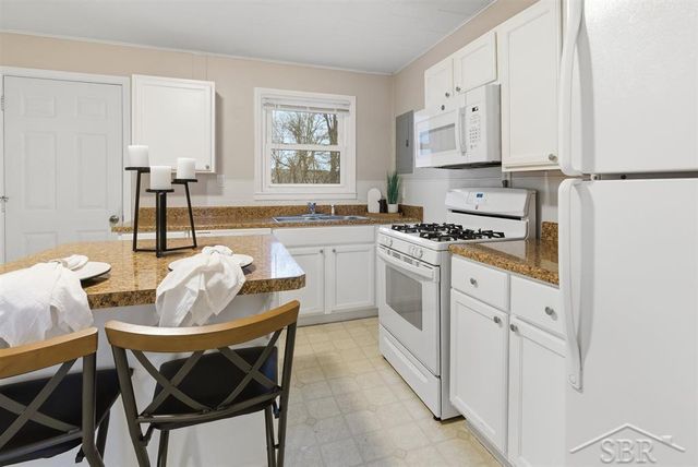 301 Princeton Court, Midland, MI 48640