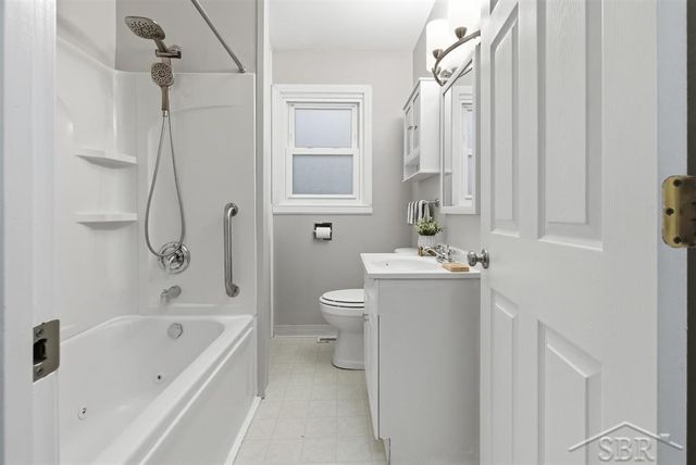 301 Princeton Court, Midland, MI 48640