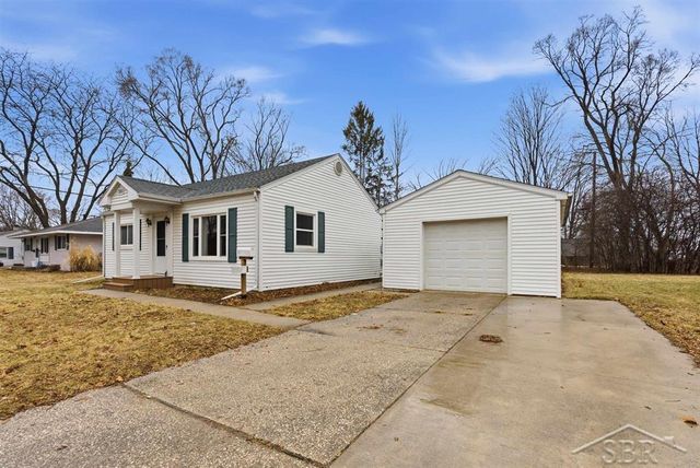 301 Princeton Court, Midland, MI 48640