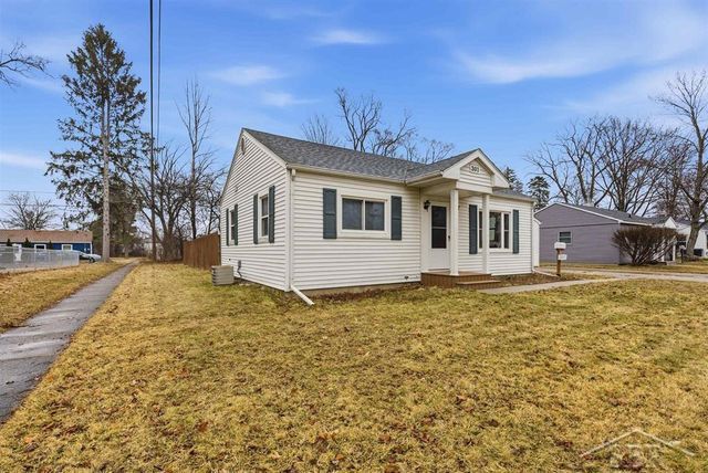 301 Princeton Court, Midland, MI 48640