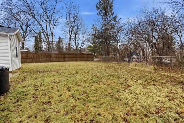 301 Princeton Court, Midland, MI 48640