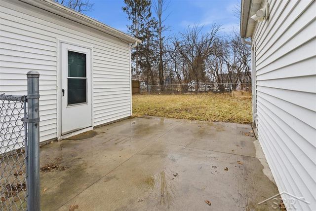 301 Princeton Court, Midland, MI 48640