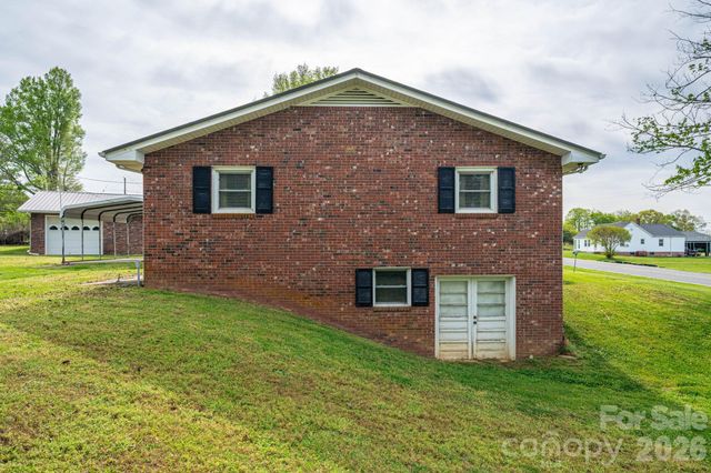 7448 W NC 27 Highway, Vale, NC 28168