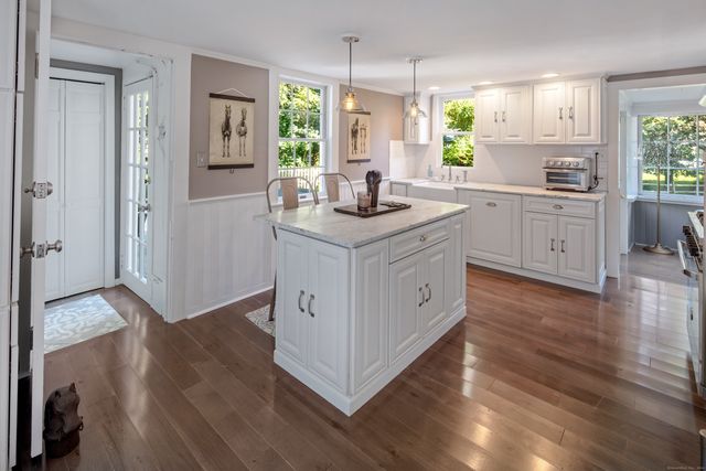 160 Cedar Road, Fairfield, CT 06890