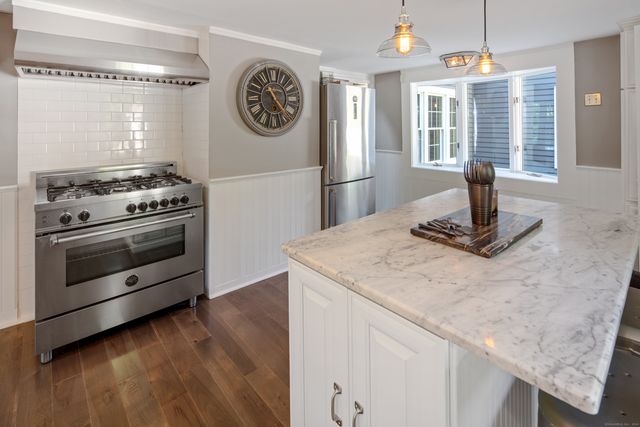 160 Cedar Road, Fairfield, CT 06890