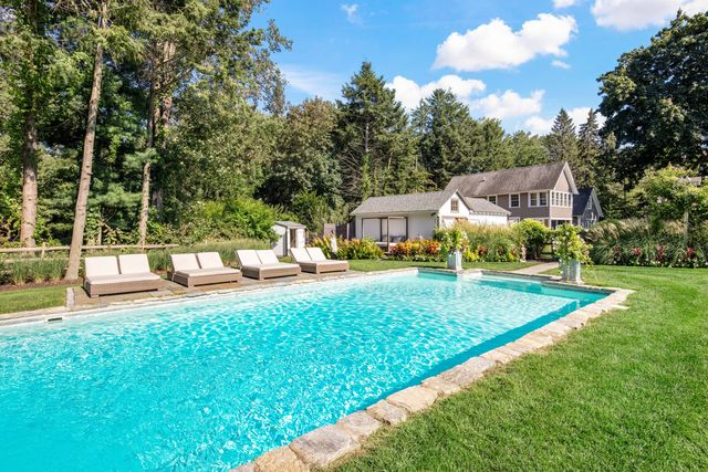 160 Cedar Road, Fairfield, CT 06890