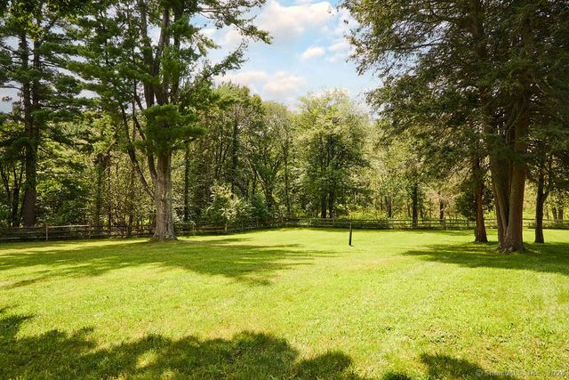 160 Cedar Road, Fairfield, CT 06890