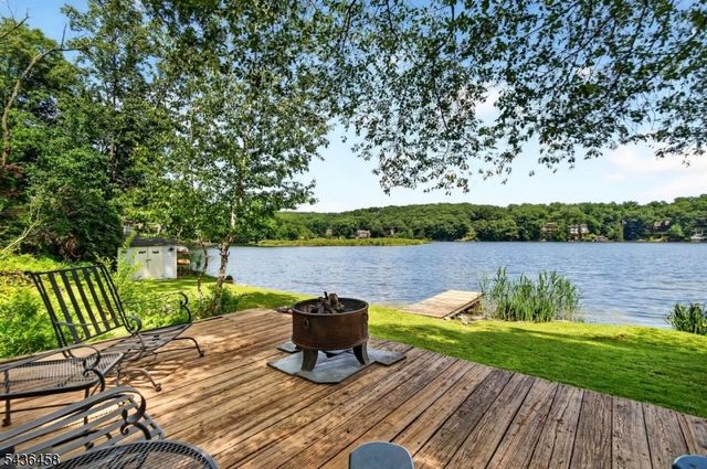 134 Cedar Lk W, Denville Twp., NJ 07834
