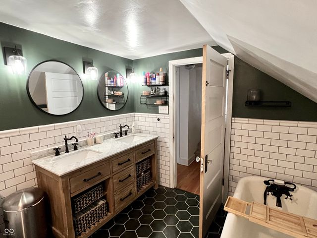 99 N Forsythe Street, Franklin, IN 46131