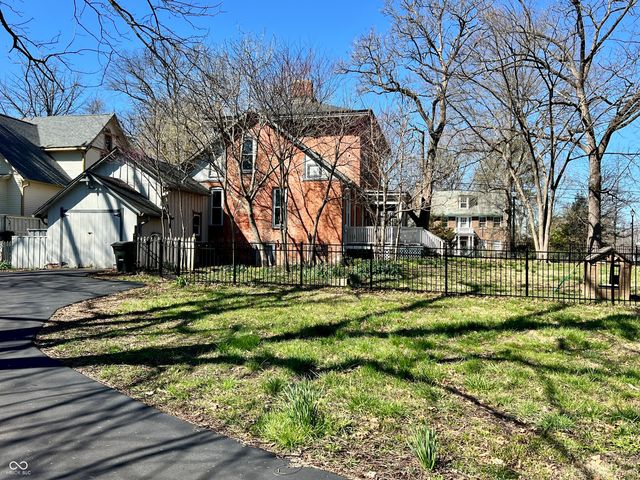 99 N Forsythe Street, Franklin, IN 46131