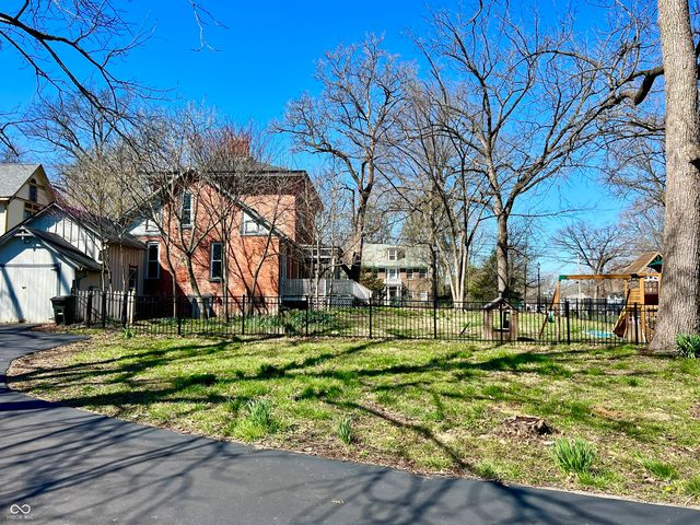 99 N Forsythe Street, Franklin, IN 46131