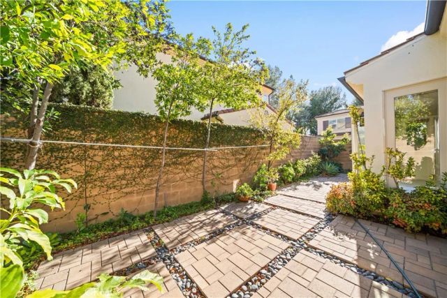 16 Sedgewick, Irvine, CA 92620