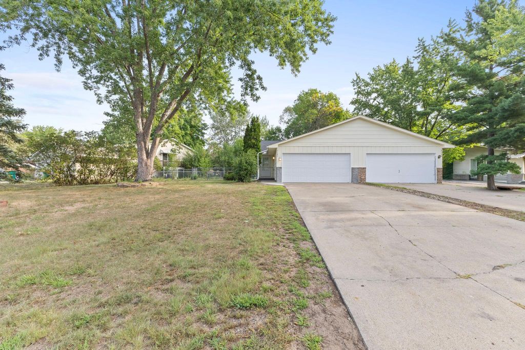 2163 109th Lane NW, Coon Rapids, MN 55433 — photo 2