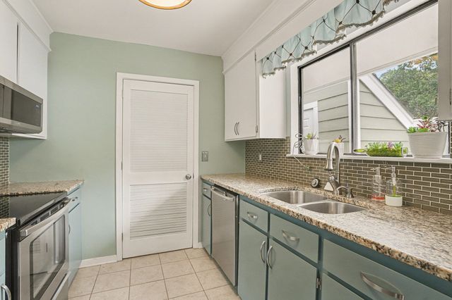 1131 Daffodil Lane, Mount Pleasant, SC 29464