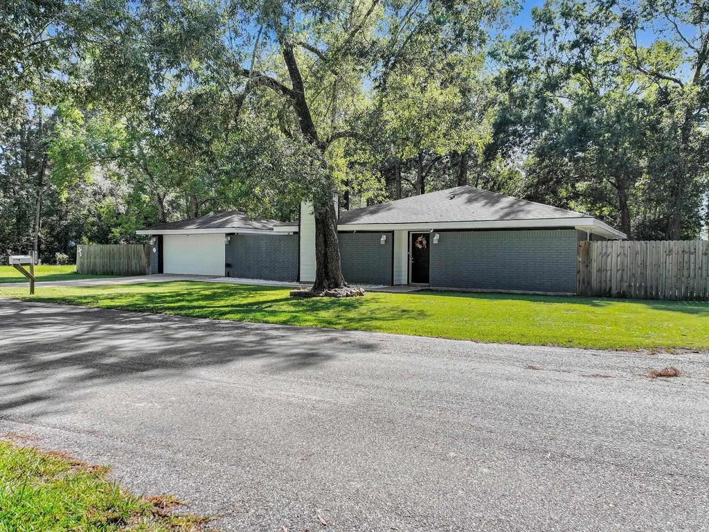 6125 Broadoak Street, Beaumont, TX 77713