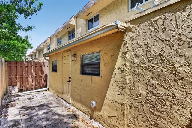 5646 Blueberry Court 23, Lauderhill, FL 33313