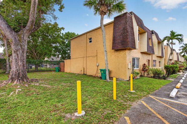 5646 Blueberry Court 23, Lauderhill, FL 33313