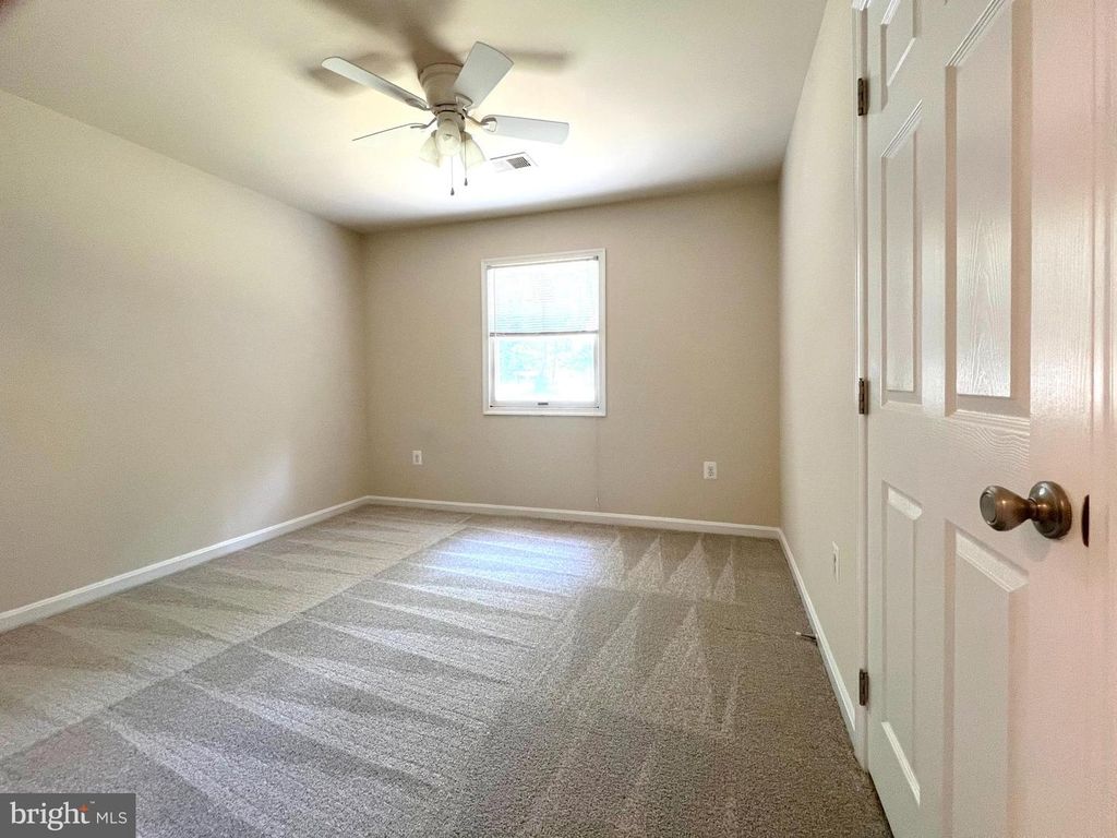 312 CLUBHOUSE DR, Lusby, MD 20657