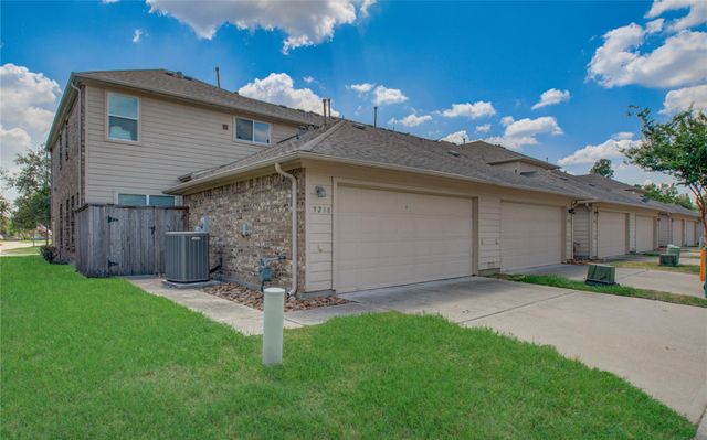 9238 Solvista Pass Lane, Houston, TX 77070