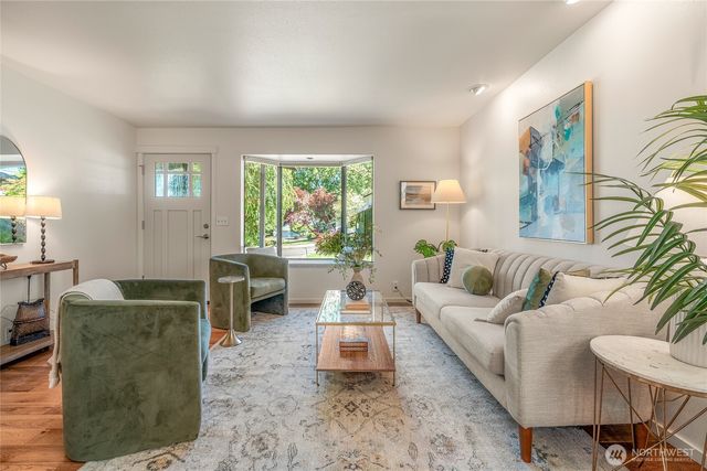 11627 NE 75th Street, Kirkland, WA 98033