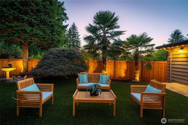 11627 NE 75th Street, Kirkland, WA 98033