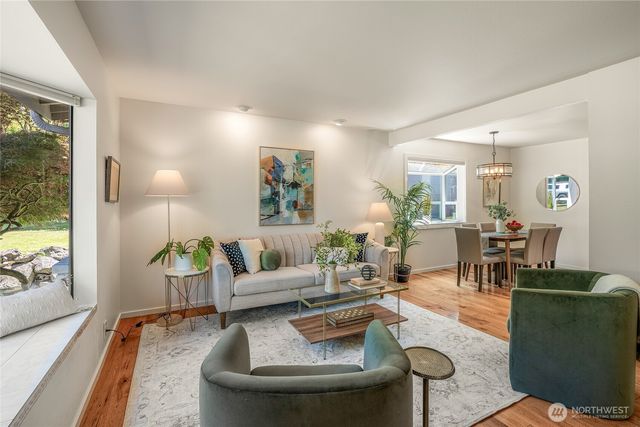 11627 NE 75th Street, Kirkland, WA 98033