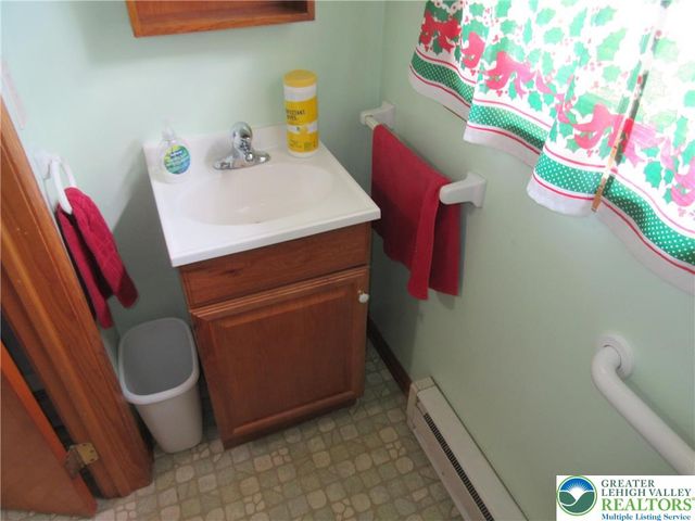 4363 Vista Drive, Lower Nazareth Twp, PA 18064