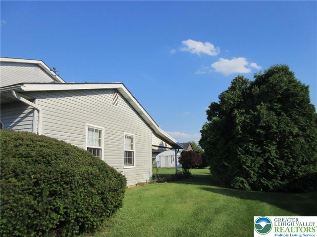 4363 Vista Drive, Lower Nazareth Twp, PA 18064