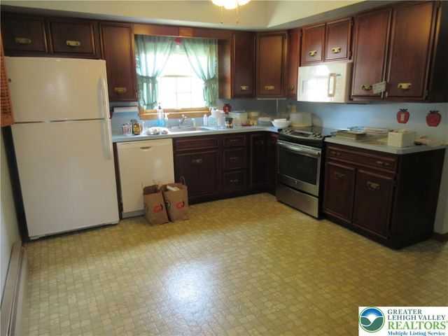 4363 Vista Drive, Lower Nazareth Twp, PA 18064