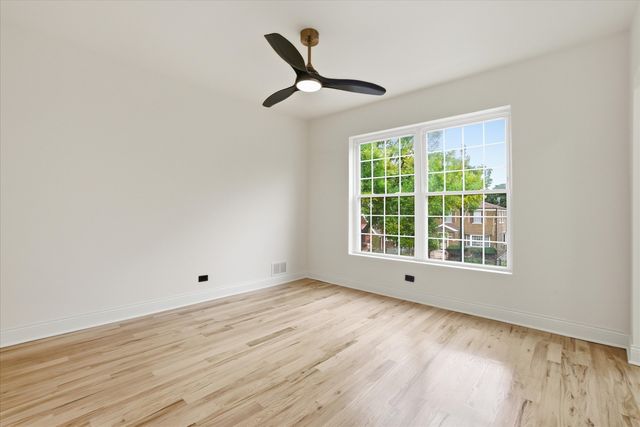 5415 S Hoyne Avenue 2, Chicago, IL 60609